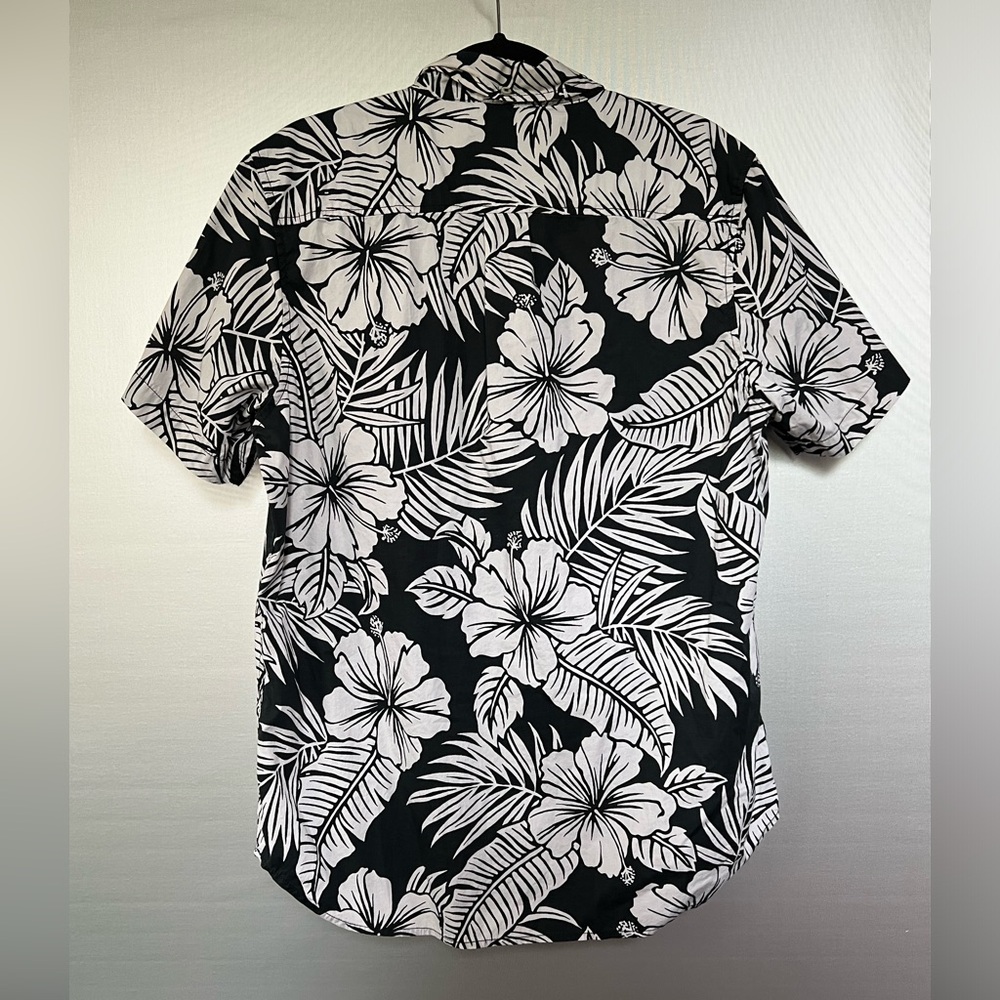 Chubbies Regular Fit Hawaiian Button Up Short Sle… - image 4